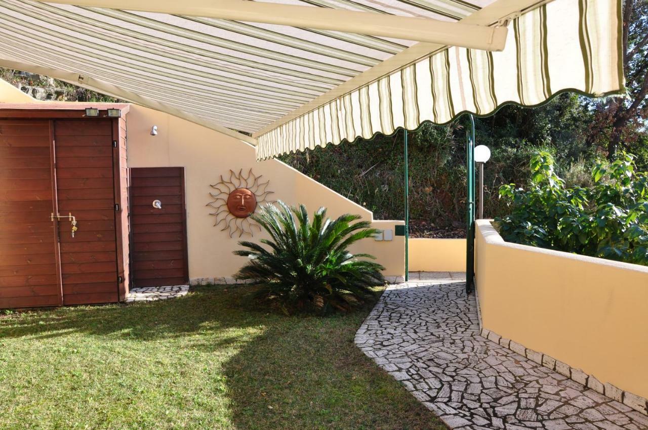 Una Spettacolare Vista Mare - Casa Con Jacuzzi Bergeggi Extérieur photo